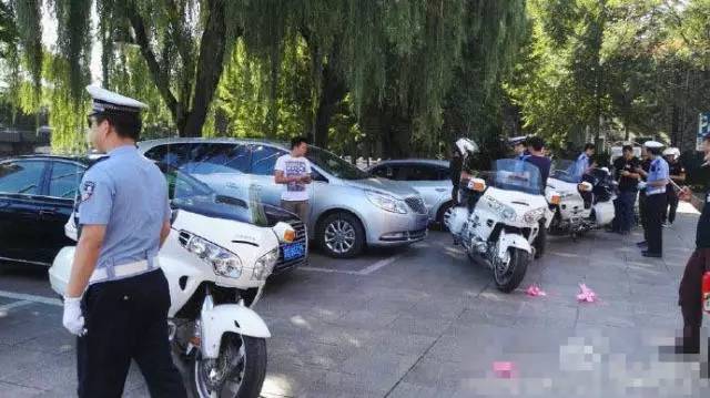 20150919 北京香山 警察查扣多台婚车金翼GL1800
