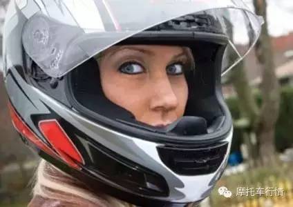 如何挑选适合自己的摩托车头盔？