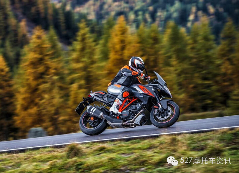 KTM推出1290 Super Duke GT 赛道/旅行尽情攉