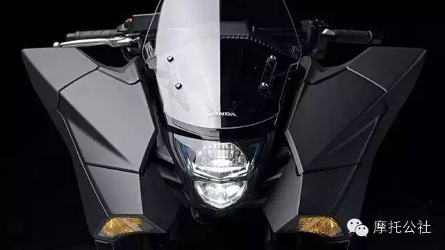 骑这辆摩托车【Honda NM4】的人，一定是来自未来！