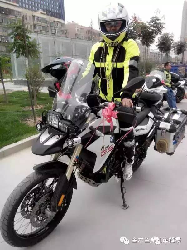 我骑摩托不是为了耍酷--兰州 刘晓晓