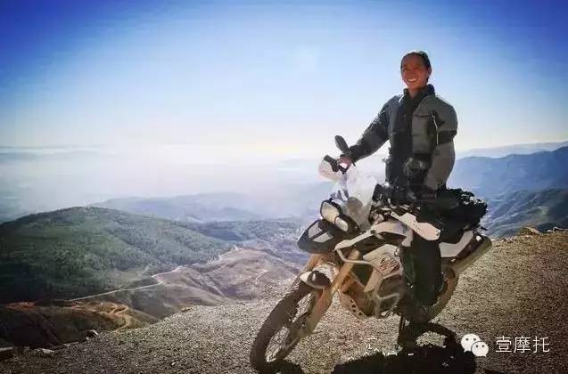 谷岳，用摩托车轮子丈量梦想勇闯北非荒漠
