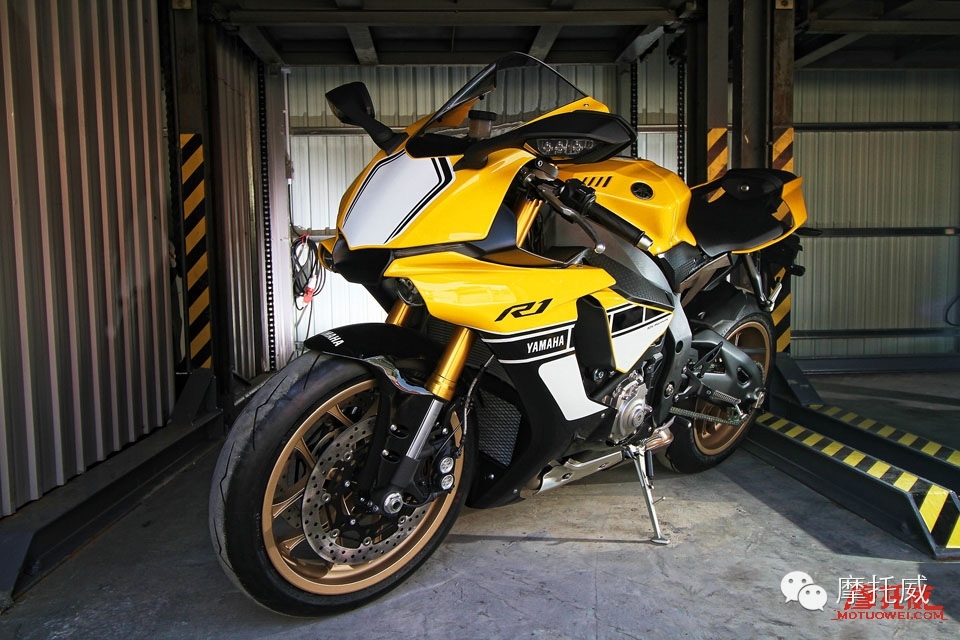 雅马哈60周年纪念版2016yamahayzfr1r660周年版│改写超跑新标准先驱