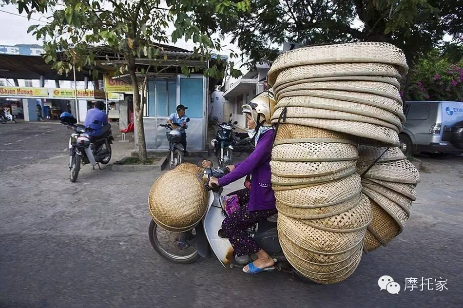 在越南，你摩托不超载都不好意思和别人打招呼！