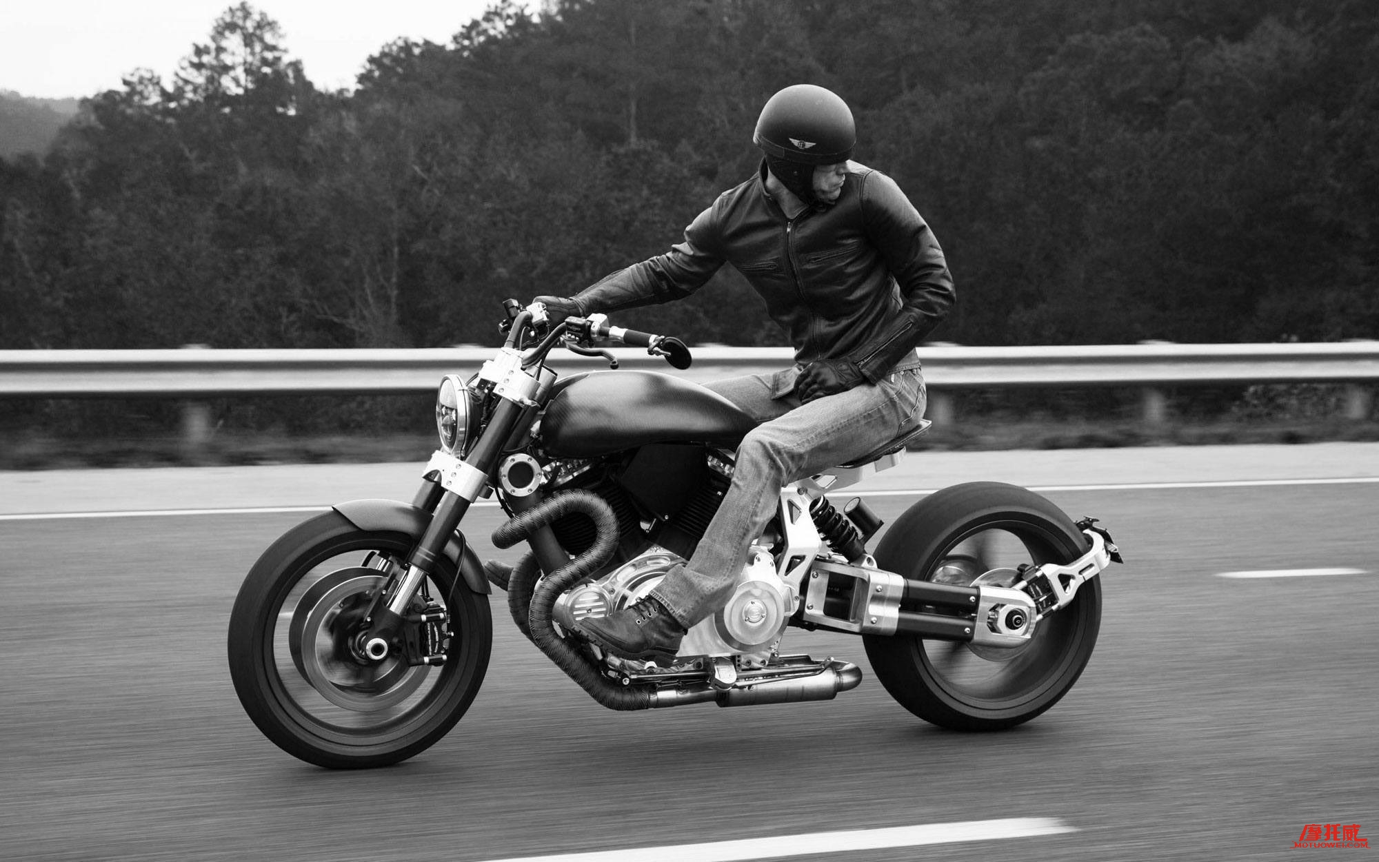 X132 HELLCAT 地狱猫摩托车 尊贵骑士心目中的梦幻车款