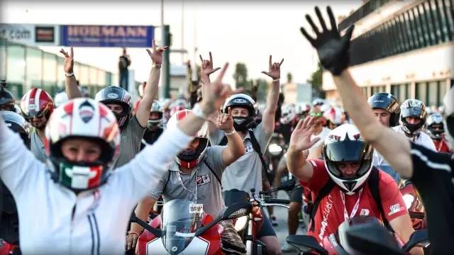 杜卡迪红色星球报名正式开始, 跟随冠军车手特伊•拜里斯共享骑行乐趣!