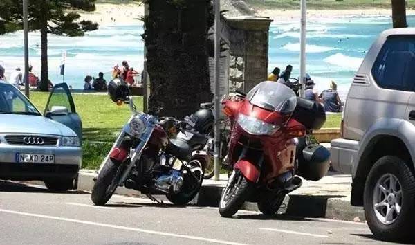悉尼提倡城市驾驶摩托车，禁止开汽车