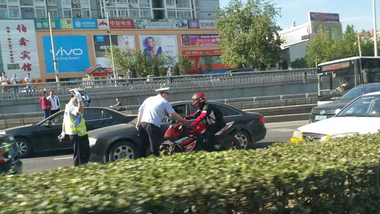 近日北京严查摩托车透露的是什么信息？