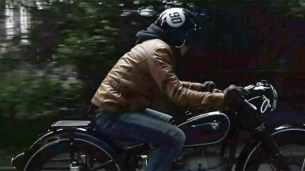 中国车手驾驭经典BMW摩托车，圆梦曼岛TT