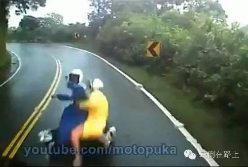 摩托车预防事故的十则经验