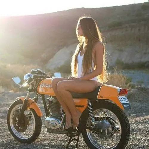 摩托車愛好者的三兩話——我愛上了一位姑娘