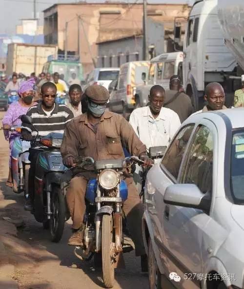                         来自中国的摩托车: 改变了这个非洲国家