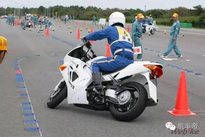                         日本第一警用重型摩托车决定赛！