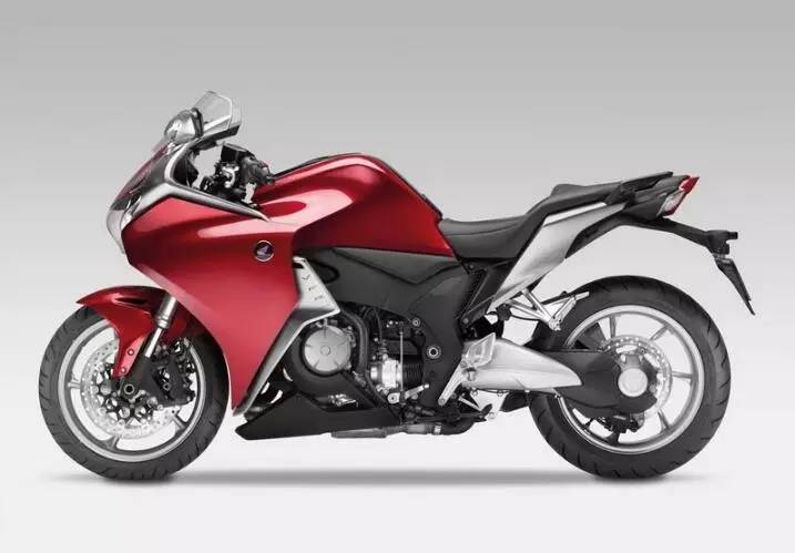                         采用本田VFR1200F发动机、限量10台的未来摩托车Ariel Ace R！