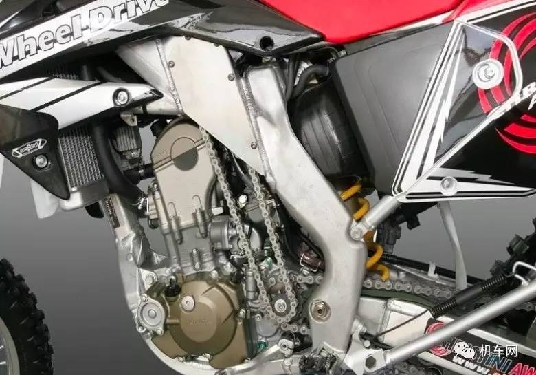  意大利“兩驅”摩托車開售，扭矩370Nm，是隼的2.6倍