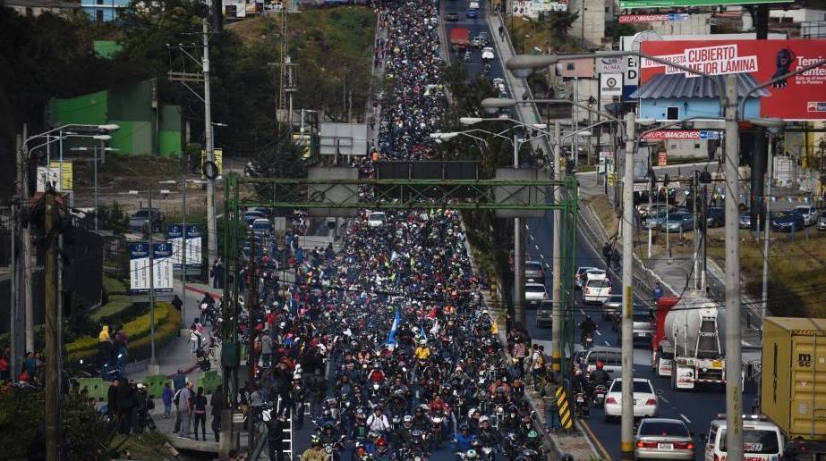                         危地马拉数万摩托车参加埃斯基普拉斯朝圣之旅