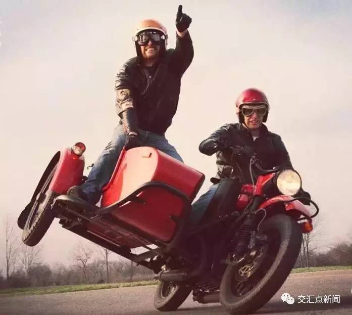                         南京摩托车牌照飙涨至5万 车友说：不为出行就为“玩”