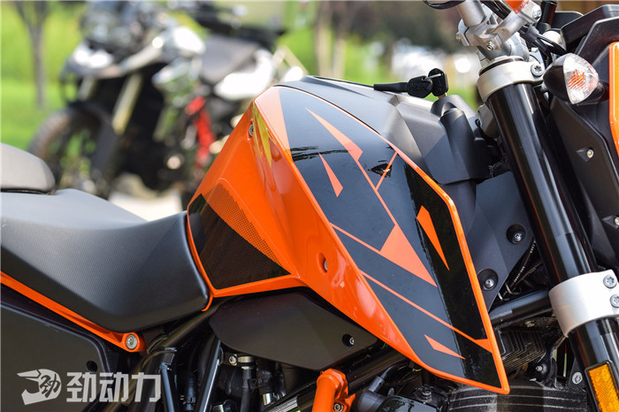                     乐享时代：你需要一辆“好玩”的摩托车  KTM 690 Duke