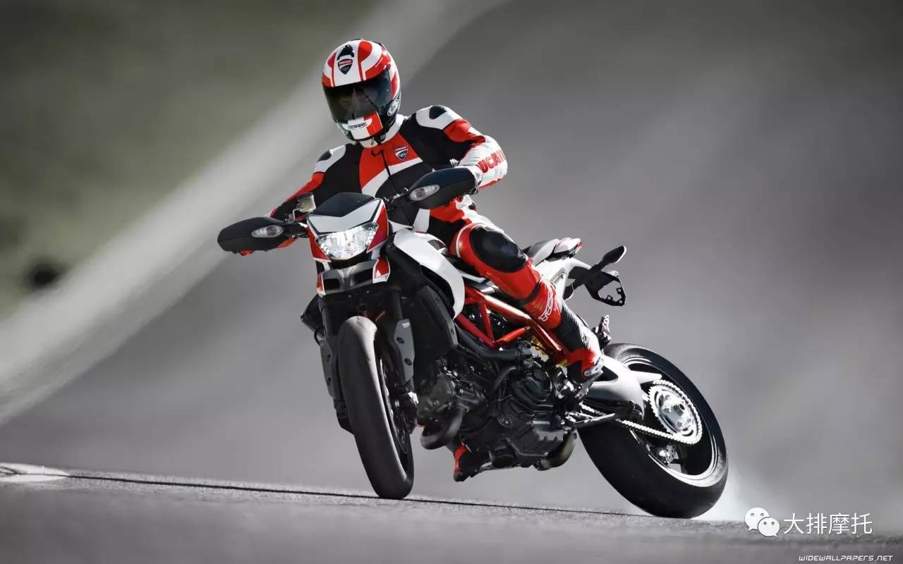                    大排讲堂第3期40课：Ducati Hyper“骇”系列-多面手的街道刺客