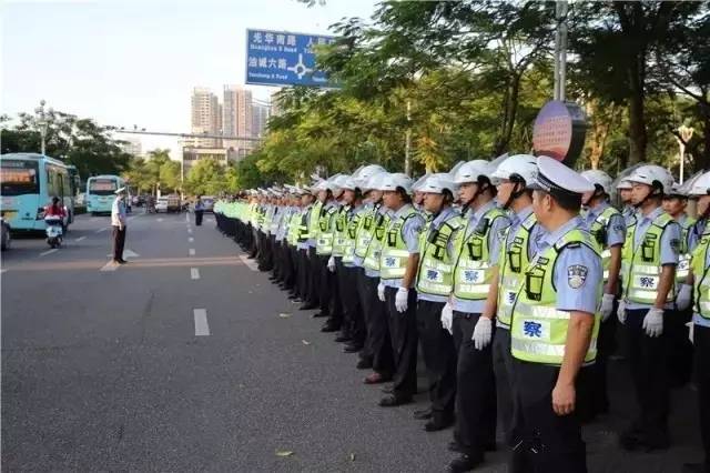                     200警力集结，对摩托车进行交通秩序大整治！