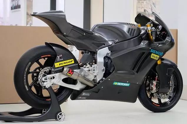                     Kalex测试搭载凯旋三缸发动机的新Moto2原型赛车