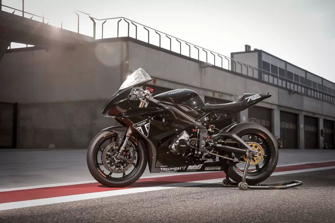 想要MOTO2发动机？凯旋Daytona Moto2 765满足你！