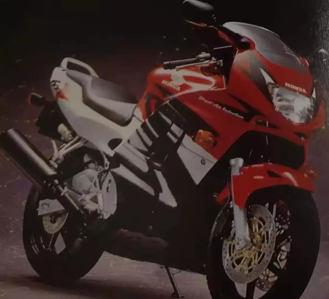 走进摩托车博物馆——本田 CBR600F(Honda CBR600F)