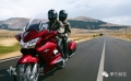 本田ST1300: 高度舒适旅行摩托车