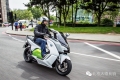 骑乘 BMW C evolution 电动摩托车，加入变革浪潮。