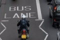 从伦敦为摩托车开放公交车道说起……